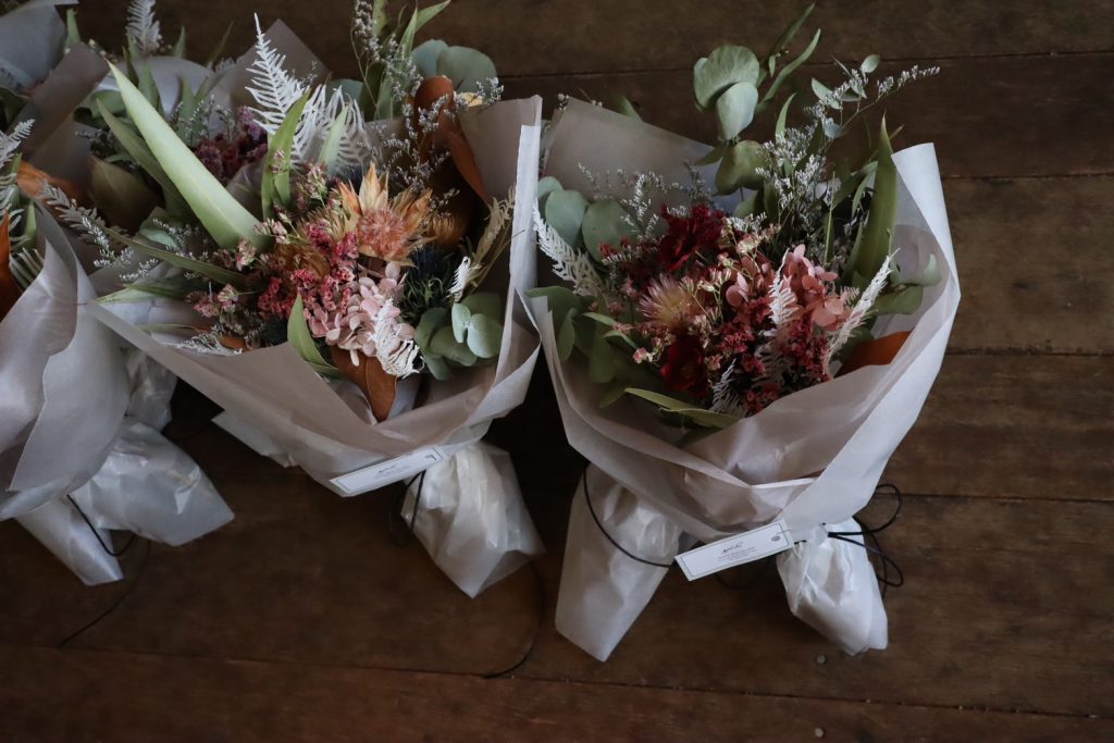 ドライフラワーのプレゼントブーケ
