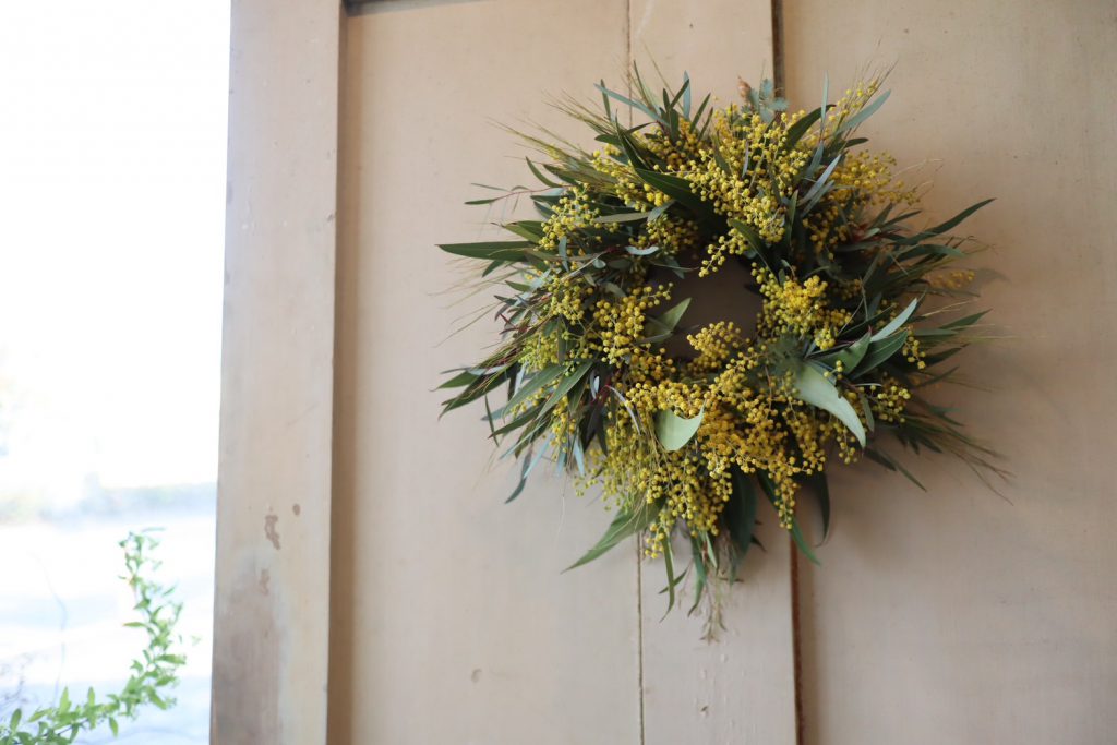 ミモザのミニリース作り