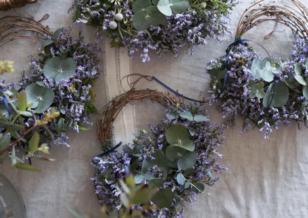 スターチスのリース作り